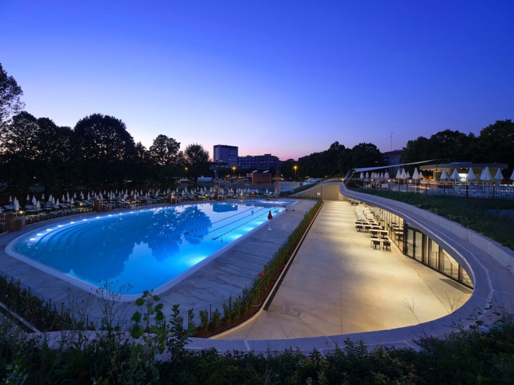 Piscia a Sesto San Giovanni: Piscina The Village Summer Pool