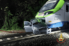 Incidente nel Bresciano, una donna perde la vita dopo l’impatto con un treno