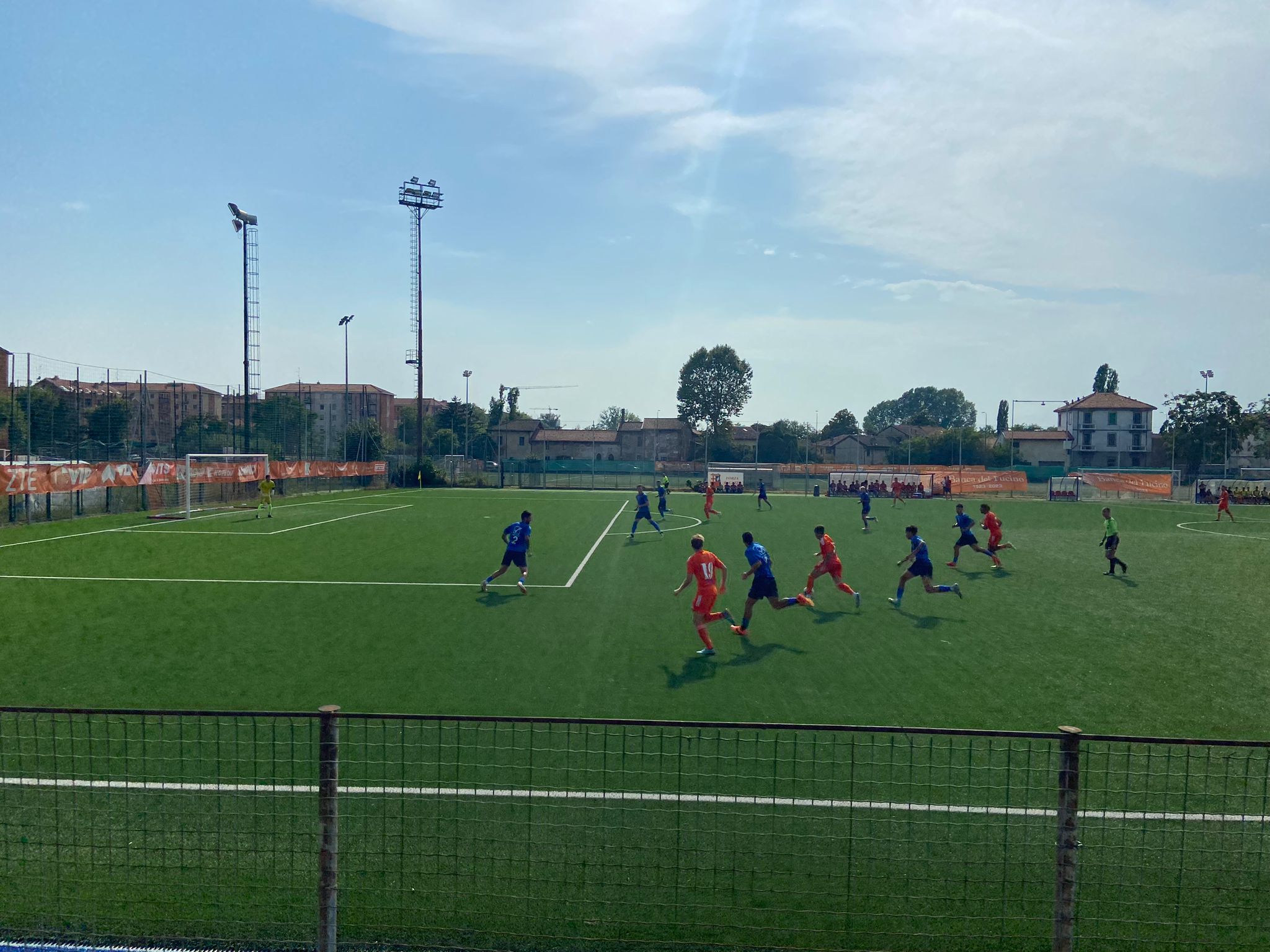 La Pro Sesto supera 2-0 l’Alcione in amichevole Buona la prima vera amichevole dei biancocelesti. Sconfitto per 0-2 l’Alcione, squadra neopromossa in Serie C, al campo Kennedy di Milano. Al di là del successo maturato nella ripresa, buone indicazioni dalla squadra di mister Angellotti. Partenze dal basso in sicurezza, difesa solida e giocate in verticale. Visibilmente soddisfatti a fine gara il tecnico della Pro Sesto e i direttorio Andrea Scandola e Orlando Urbano.