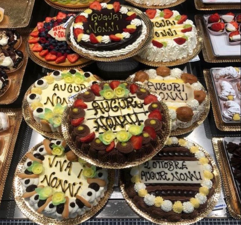 Festa dei nonni: a Milano e in Lombardia boom di torte e dolci a tema (+15%), ad acquistarli soprattutto nipoti under25