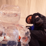 Sesto San Giovanni, gara di sculture di ghiaccio in Piazza Petazzi a Dicembre