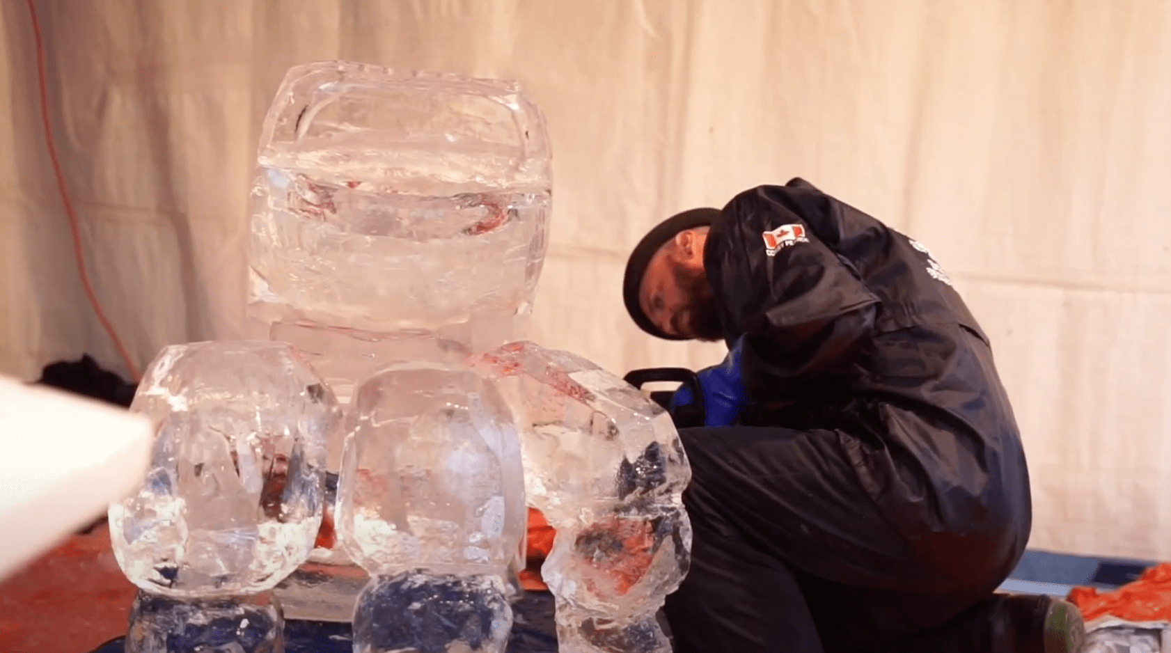 Sesto San Giovanni, gara di sculture di ghiaccio in Piazza Petazzi a Dicembre