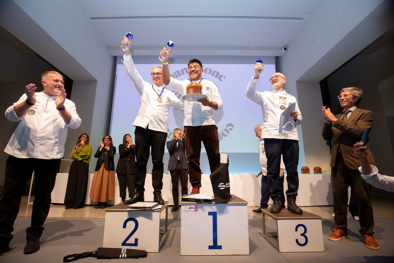 Coppa del Mondo del Panettone 2024: vincono lo spagnolo Ton Cortés per il tradizionale e l’italiano Pasquale Iannelli per quello al cioccolato