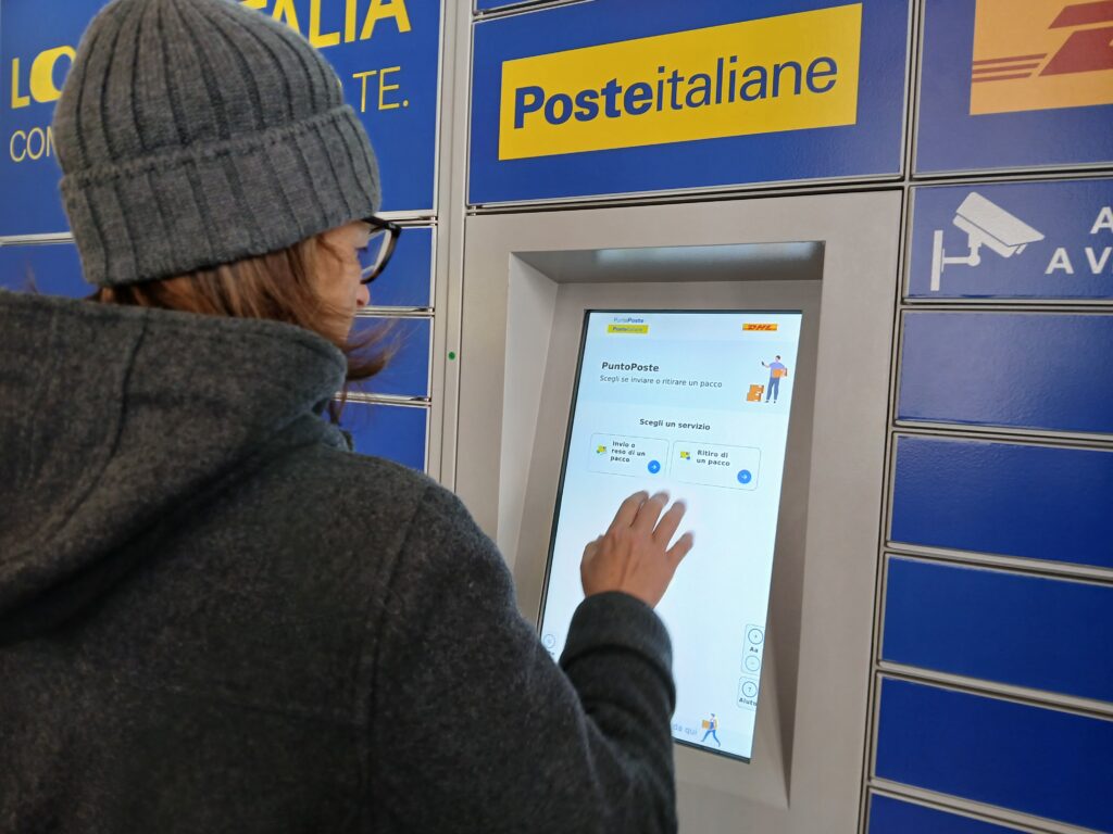 Sesto San Giovanni, installato un nuovo locker per ritiro e consegna pacchi in viale Marelli