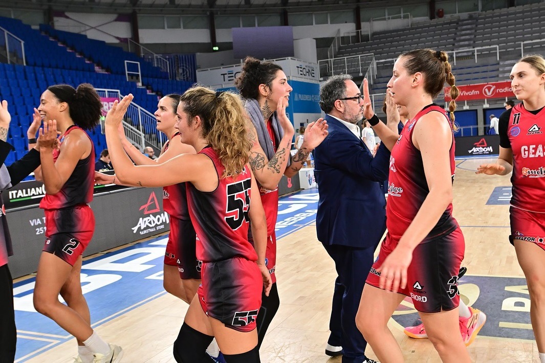Il Geas Basket ko a Battipaglia: la squadra di Sesto San Giovanni si tuffa nella sfida europea