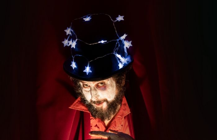 Vinicio Capossela porta il suo spettacolo natalizio al Carroponte di Sesto San Giovanni