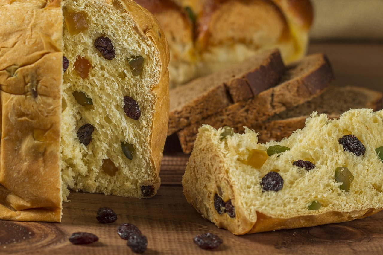 Natale in Lombardia, panettone, tradizione e attenzione al risparmio