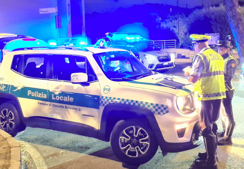 Cinisello, reagisce a un controllo: feriti un ufficiale e due agenti della polizia locale