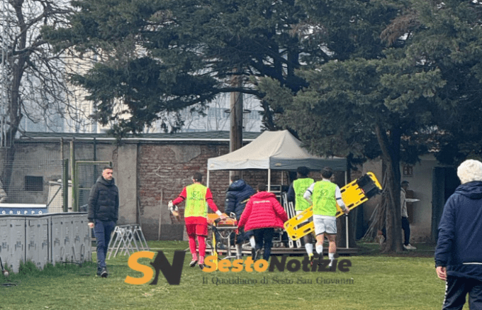 Tifoso del Chievo cade dagli spalti dopo la sfida con la Pro Sesto: è grave