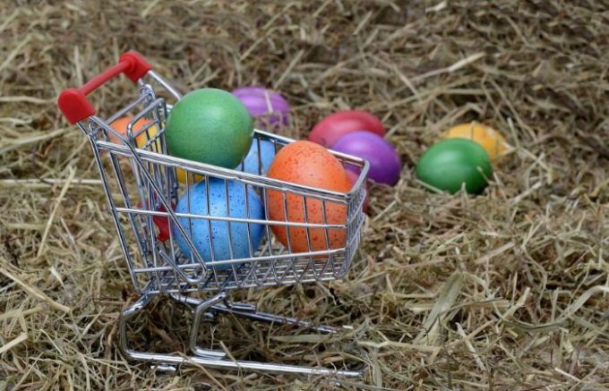 Pasqua 2025: vendite in crescita, tra tradizione e novità nei supermercati