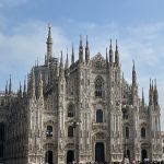 Si lancia dal Duomo di Milano e si toglie la vita: è il collega della donna scomparsa a Cinisello Balsamo