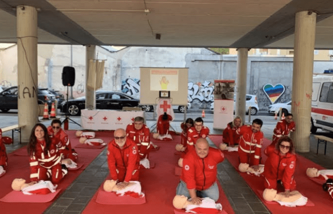 Sesto San Giovanni, un corso di manovre salvavita organizzato dalla Croce Rossa