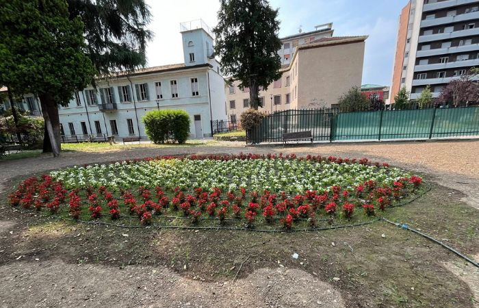 Sesto San Giovanni, Villa Mylius perde la sua storica serra: al suo posto una nuova aiuola