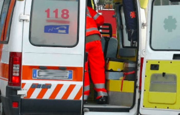 Sesto San Giovanni, incidente in monopattino in via Cadorna: 24enne in codice giallo