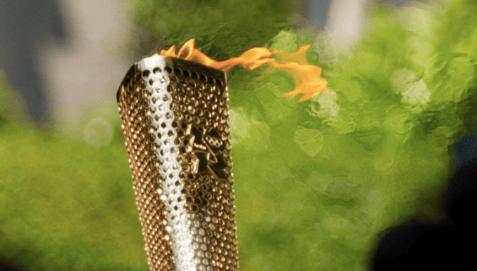 Fiamma olimpica di passaggio a Sesto San Giovanni: Milano-Cortina arriva in città