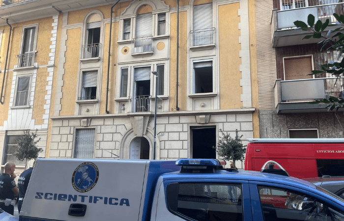 Sesto San Giovanni, incendio nella notte in un appartamento: un morto