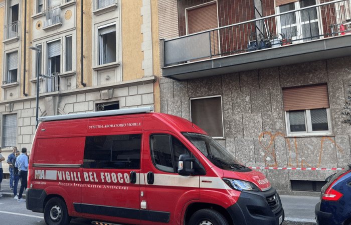 Sesto San Giovanni, incendio nella notte in un appartamento: un morto