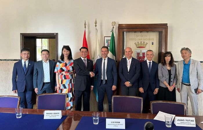 Sesto San Giovanni, il console cinese Liu Kan in visita istituzionale