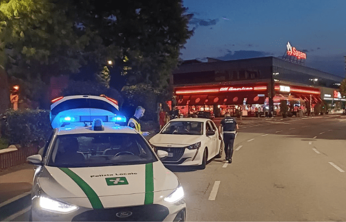 Sesto San Giovanni, controlli della Polizia locale: fermato un uomo con strumenti da scasso