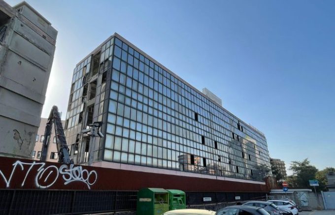 Sesto San Giovanni, al via la demolizione dell'edificio Magneti Marelli