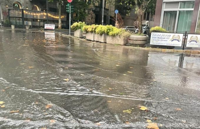 Sesto San Giovanni, allagata Piazza IV Novembre: disagi a Sesto Rondò