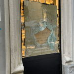 Sesto San Giovanni, nuova notte di atti vandalici: distrutta la vetrina di una panetteria