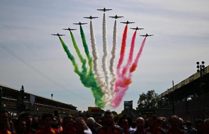 Frecce Tricolori su Sesto San Giovanni: le prove in vista del Gp di Monza