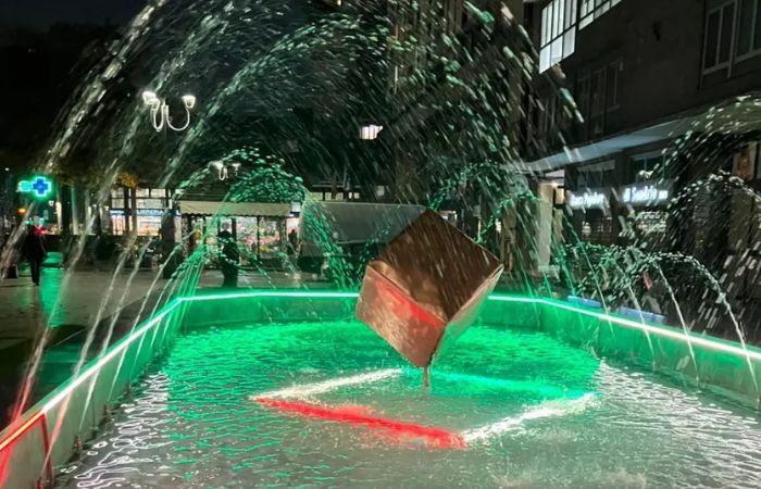 Inaugurata la fontana 'cubo' a Sesto Rondò