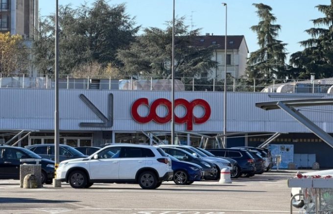 Coop conferma chiusura a Sesto: «Garantite le occupazioni»