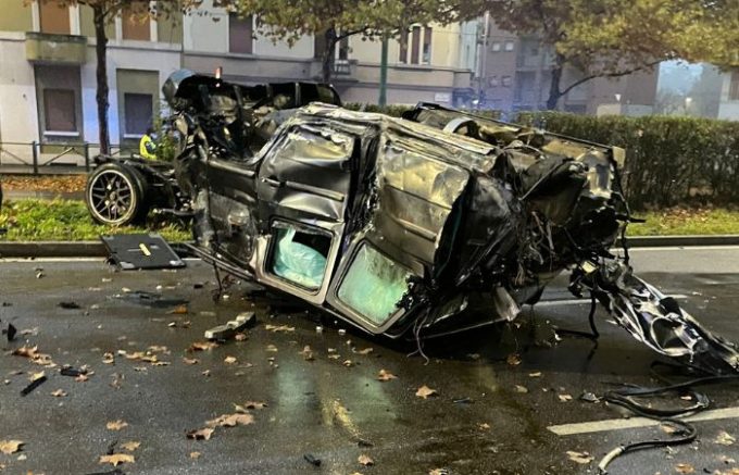 Violento scontro in viale Fulvio Testi, gravissimo 21enne