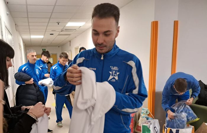 I supereroi in visita ai bambini della Pediatria di Sesto e della Neuropsichiatria di Cinisello