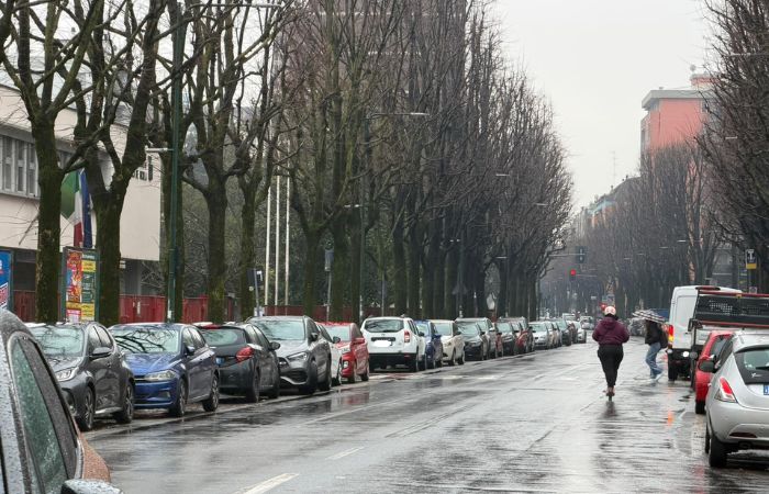Sesto San Giovanni, studente accoltellato all'addome davanti al De Nicola