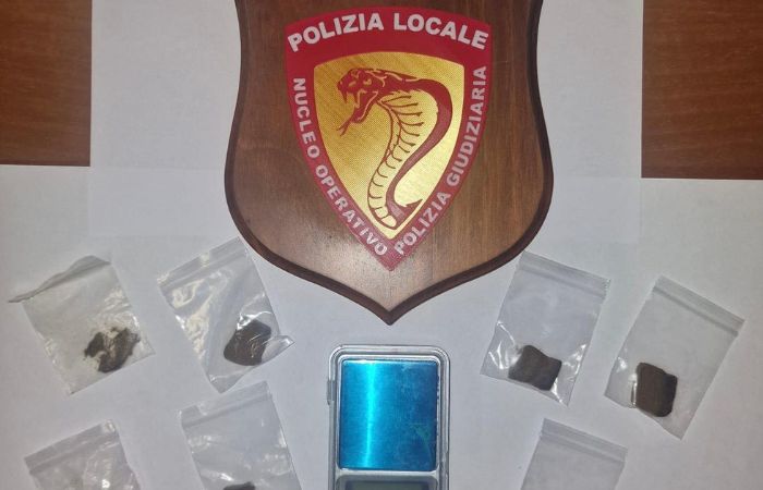 Sesto San Giovanni, polizia locale scova e denuncia pusher