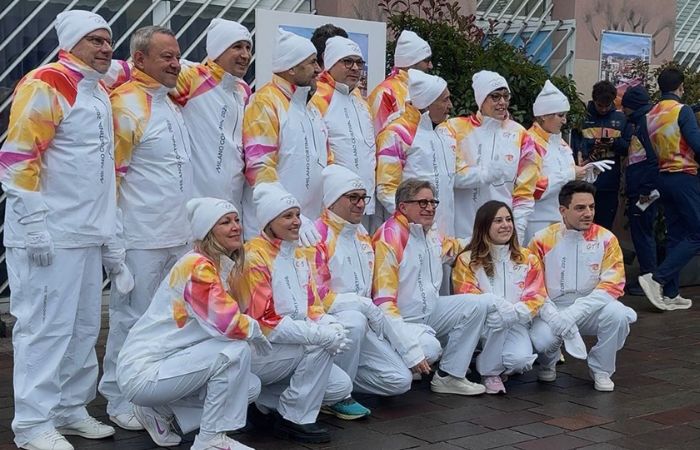 Sesto San Giovanni, folla oceanica per la Fiamma Olimpica