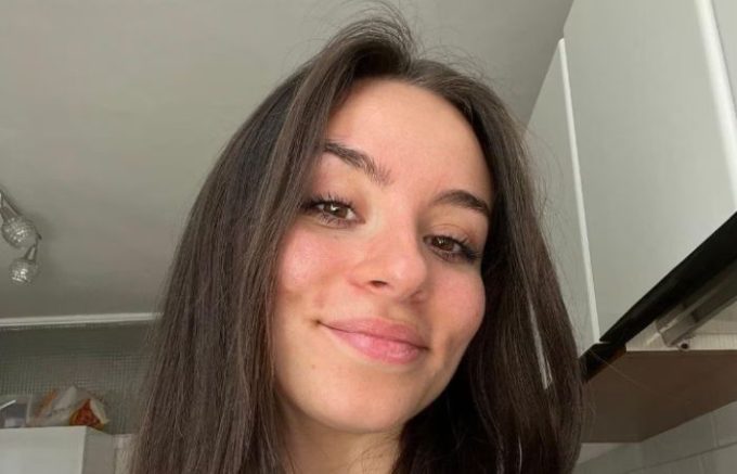 Sesto San Giovanni, studentessa salva una donna colpita da arresto cardiaco