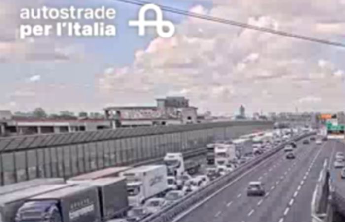 Autostrada A4, coda di 7 km per incidente tra Sesto e Viale Certosa
