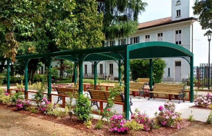 Sesto San Giovanni, una piantina in regalo dopo il concerto d'arpa in Villa Mylius