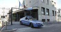 Sesto San Giovanni, minaccia la ex con una mannaia: arrestato