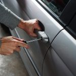 Sesto San Giovanni, furti di notte nelle automobili: denunciati