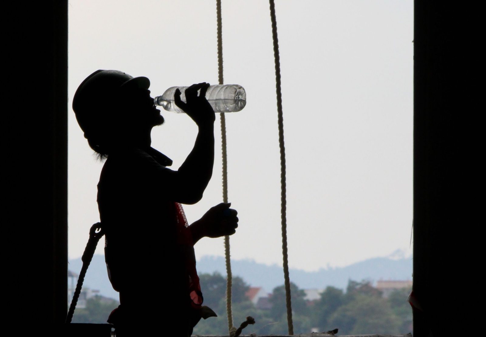 Caldo nei cantieri: stop al lavoro al sole
