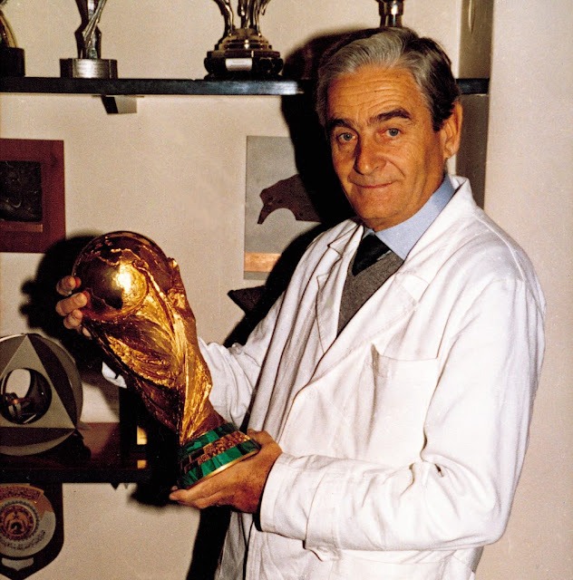 Il trofeo della Coppa del Mondo ha una storia milanese