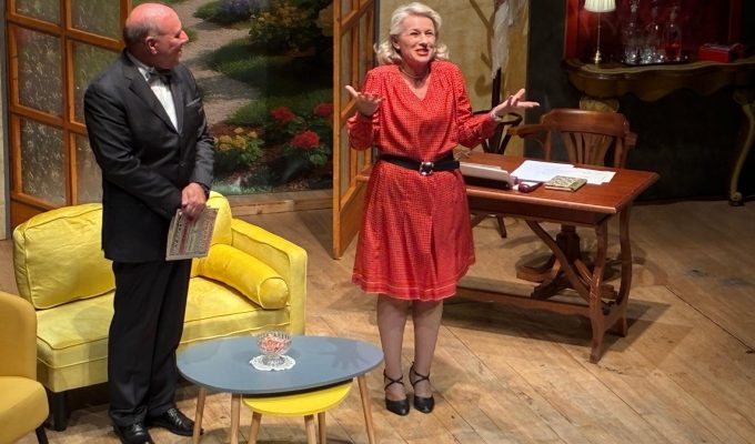 Sesto San Giovanni, in scena “Due dozzine di rose scarlatte”