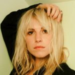 Hayley Williams, voce dei Paramore, in concerto a Sesto San Giovanni