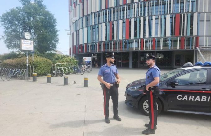Sesto San Giovanni, 25enne arrestato per rapina in un centro commerciale
