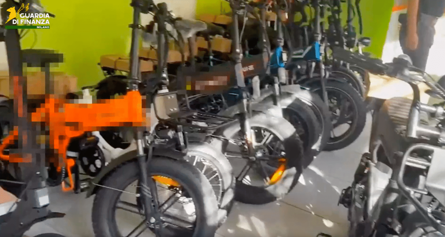 Sesto San Giovanni, maxi sequestro di e-bike e monopattini